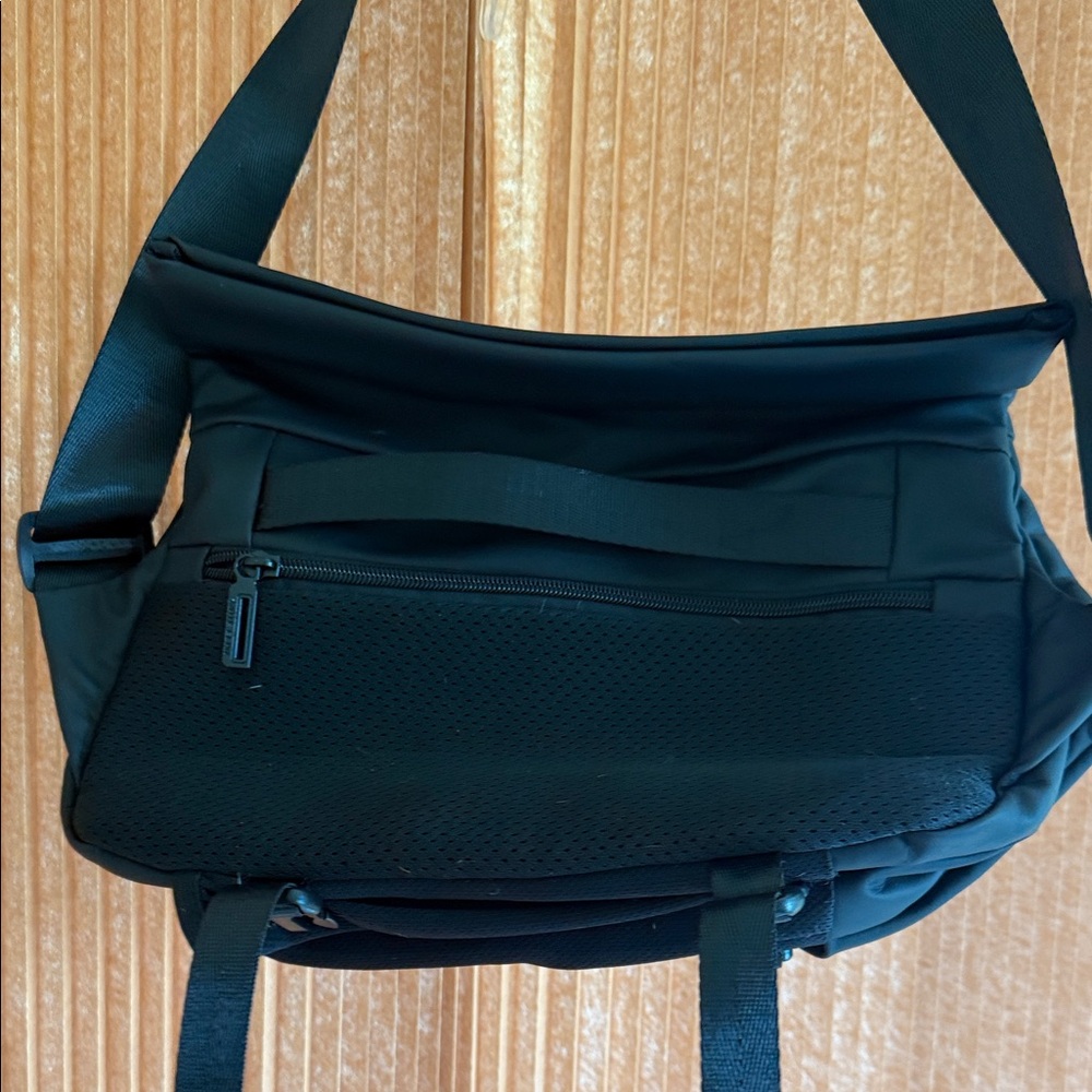 Mate Elan Waterproof Black Men's Sling Bag - Picture 2 of 4